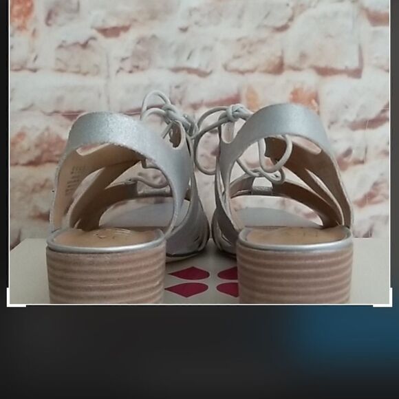 šNaturalizerāFelicityāleatherĀ BlockāheelsāSandalsāsizeā9.5 - Picture 5 of 8